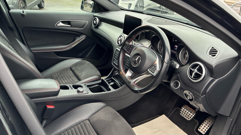 Mercedes-Benz GLA 220d 4Matic AMG Line 5dr Auto Diesel Hatchback